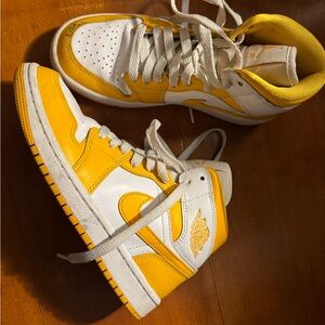 Nike Jordan White and Yellow